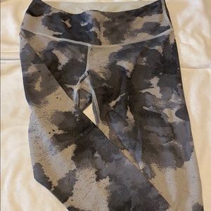 Lululemon gray patterned leggings